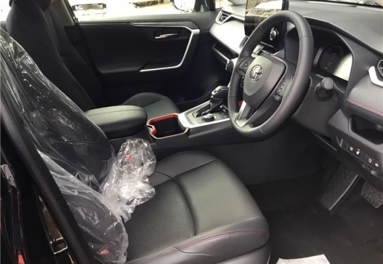Toyota RAV4 Черный
