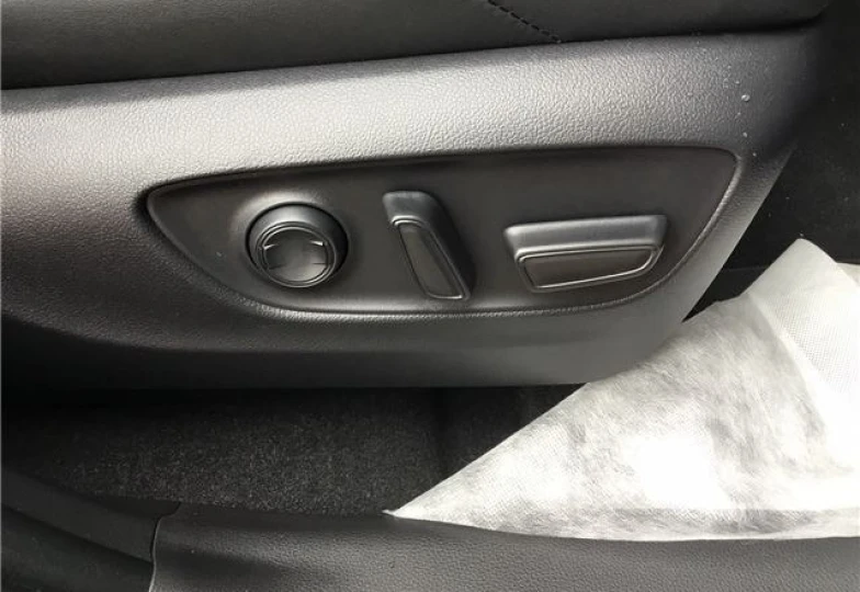 Toyota RAV4 Черный