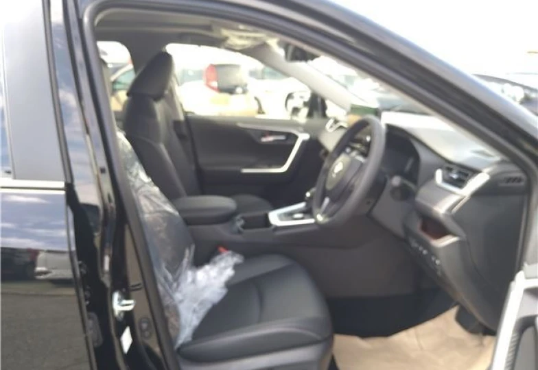 Toyota RAV4 Черный
