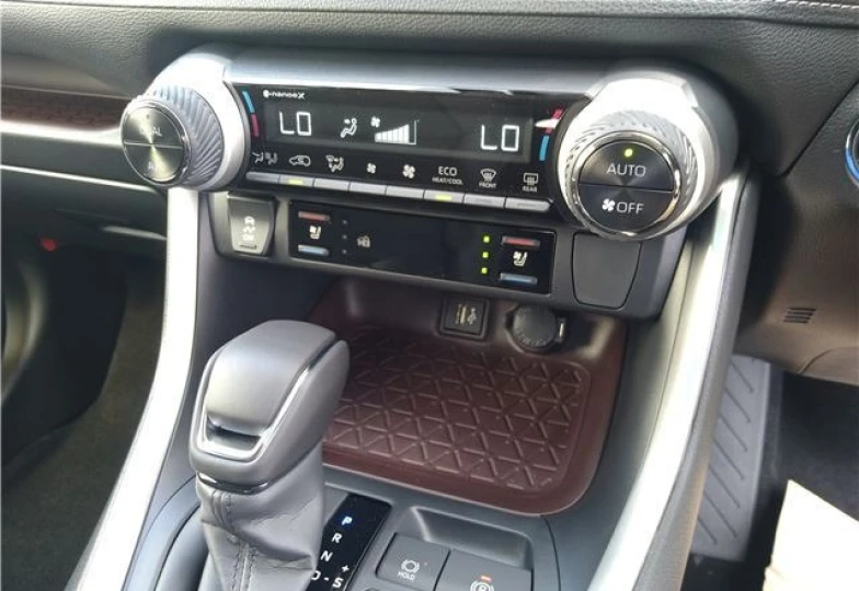Toyota RAV4 Черный