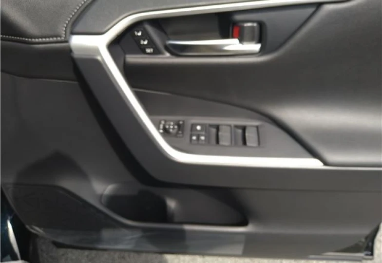 Toyota RAV4 Черный