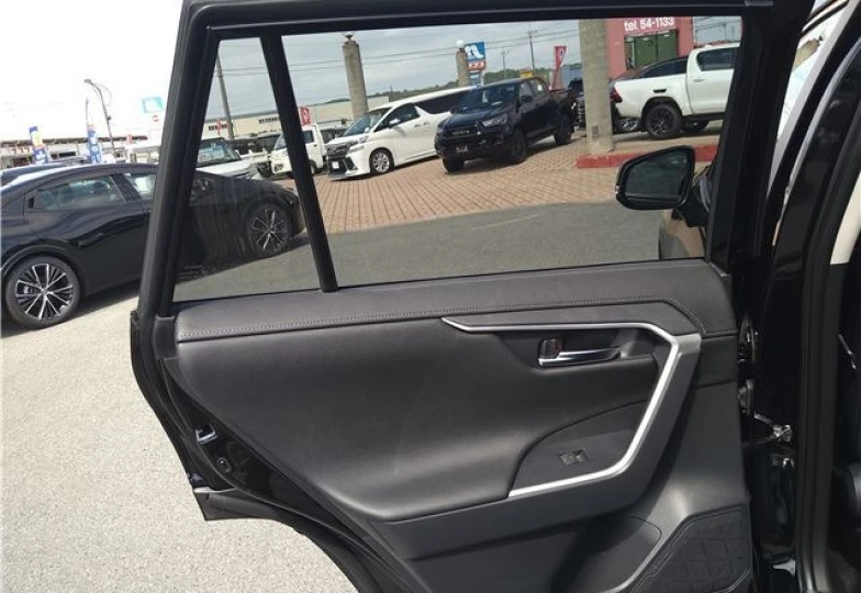Toyota RAV4 Черный