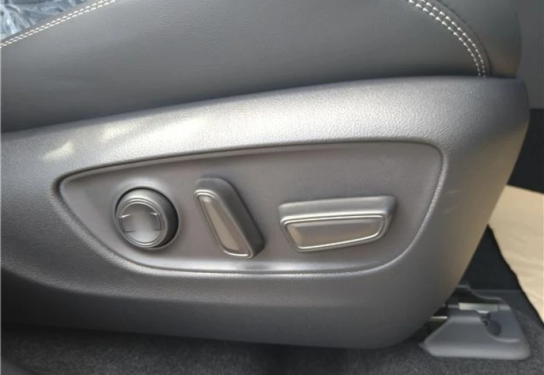 Toyota RAV4 Черный