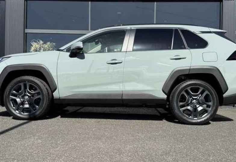 Toyota RAV4 Зеленый
