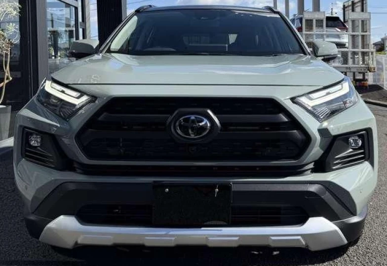 Toyota RAV4 Зеленый