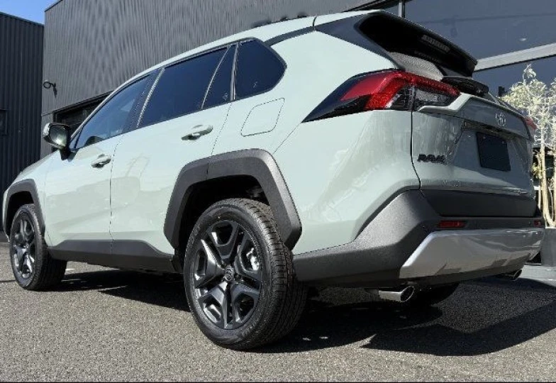 Toyota RAV4 Зеленый
