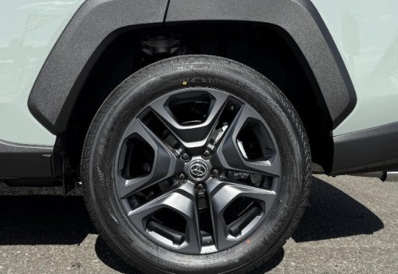 Toyota RAV4 Зеленый