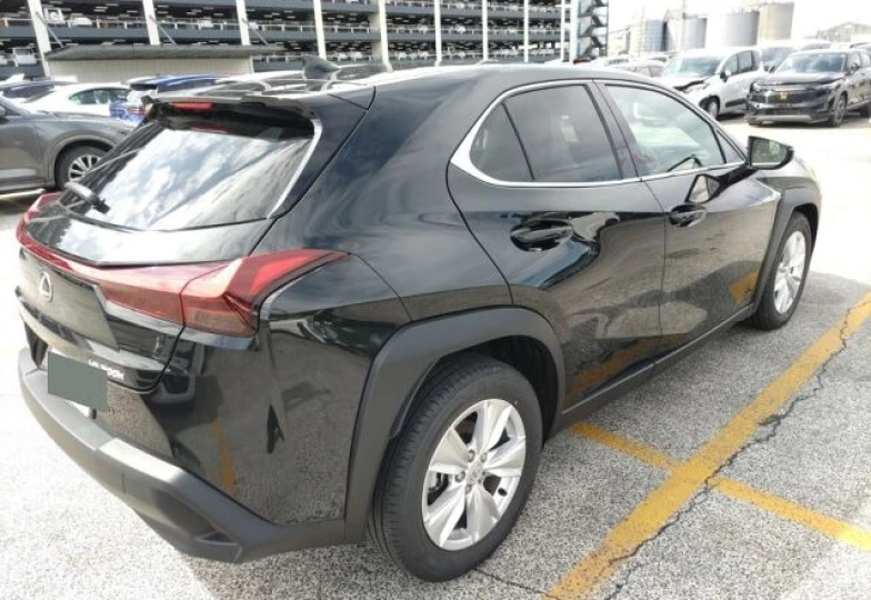 Lexus UX Черный