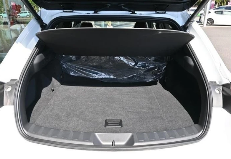 Lexus UX Белый