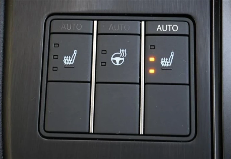 Lexus UX Белый