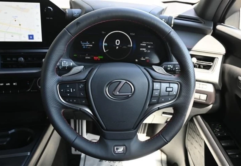 Lexus UX Белый