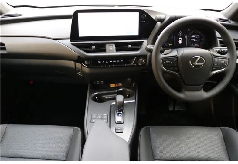 Lexus UX Белый