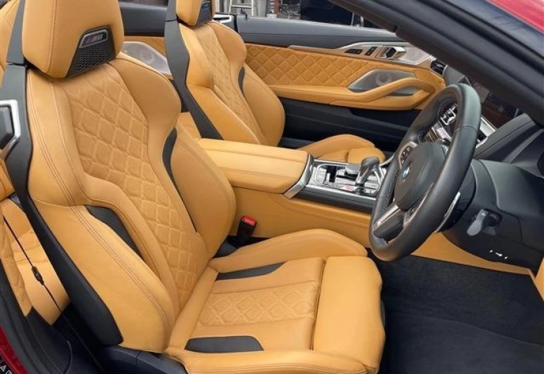 BMW M8 Красный
