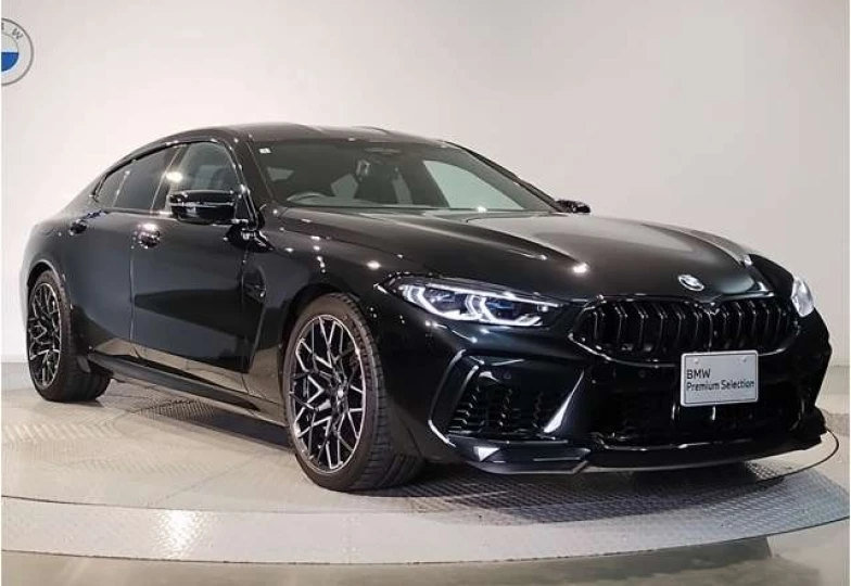 BMW M8 Черный