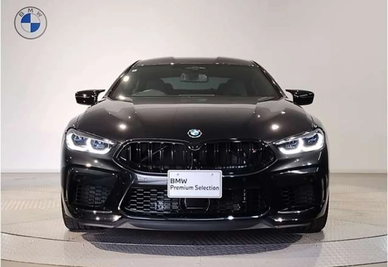 BMW M8 Черный