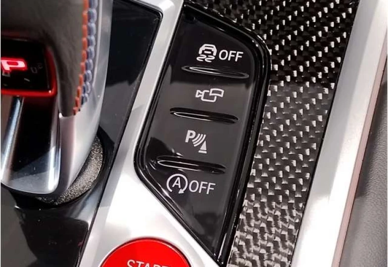 BMW M8 Черный
