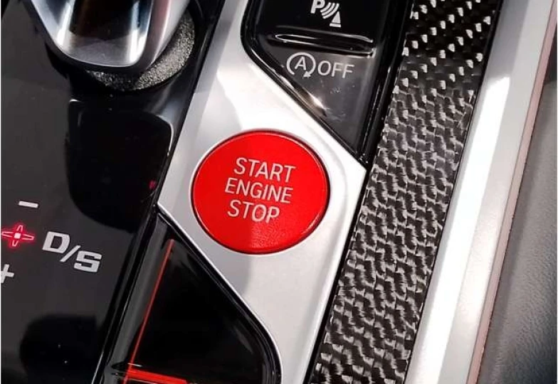 BMW M8 Черный