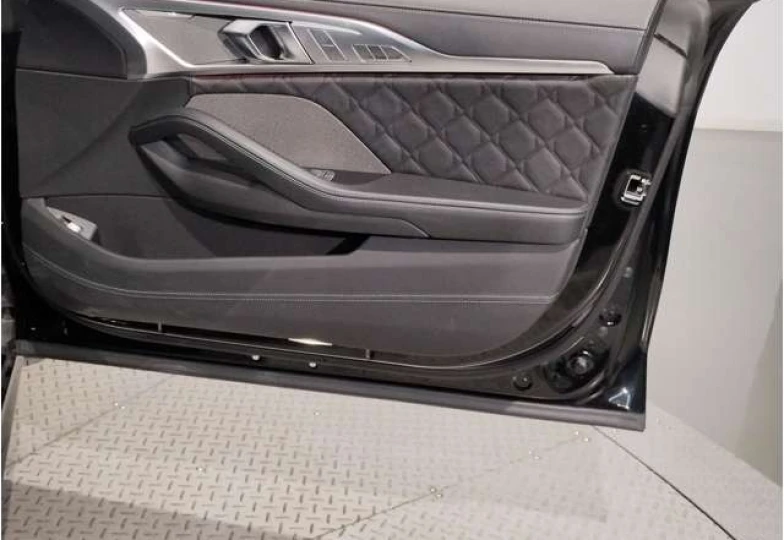 BMW M8 Черный