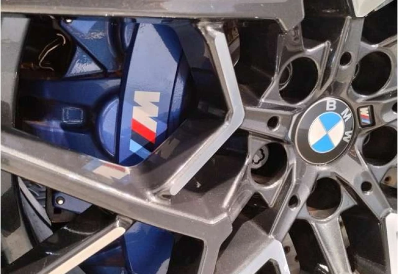 BMW M8 Черный