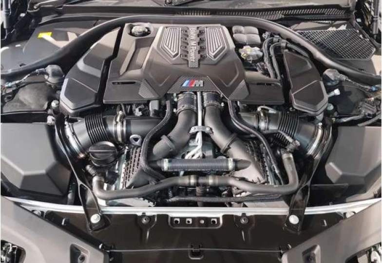 BMW M8 Черный
