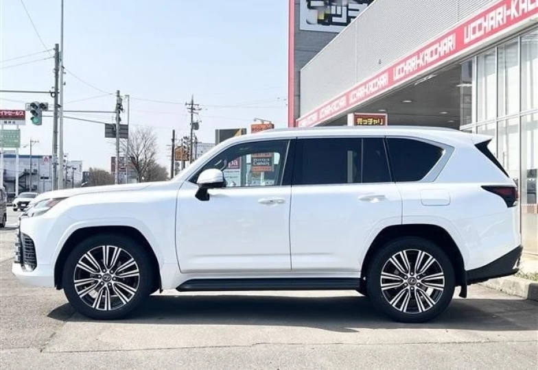 Lexus LX Белый