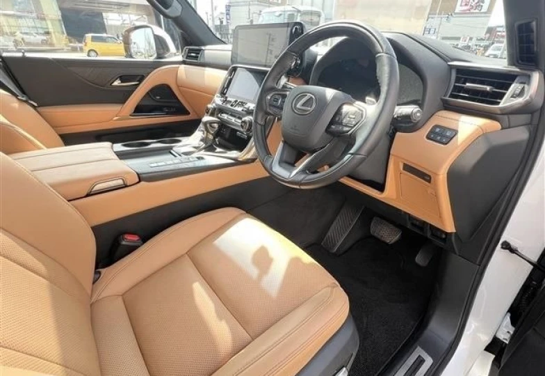 Lexus LX Белый
