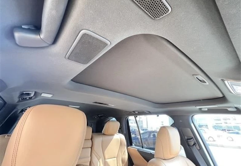 Lexus LX Белый