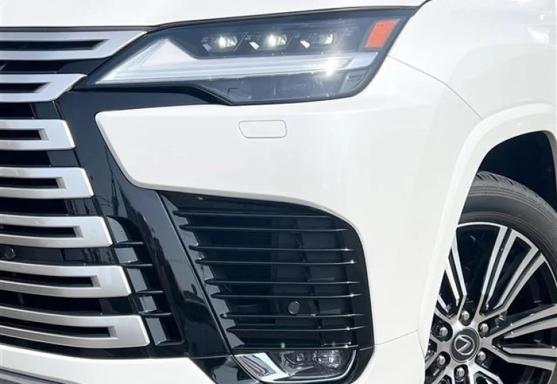 Lexus LX Белый