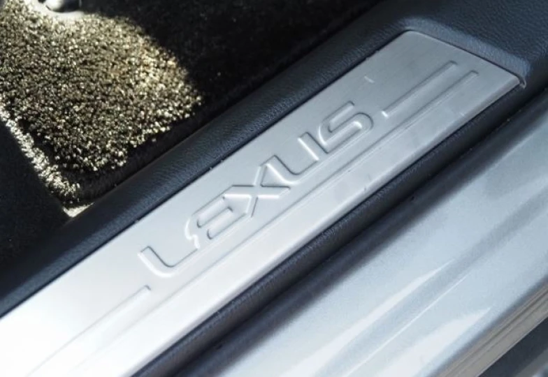 Lexus NX Серый