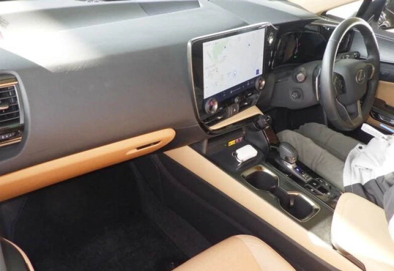 Lexus NX Белый