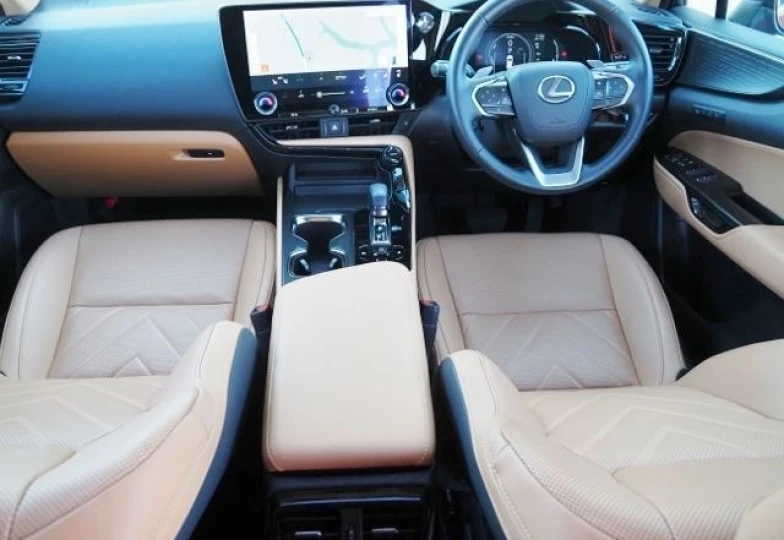 Lexus NX Красный