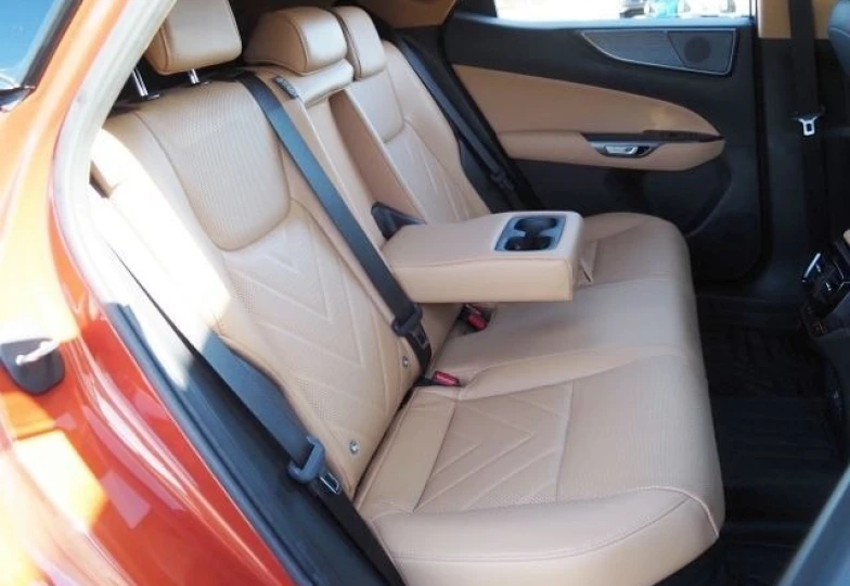 Lexus NX Красный