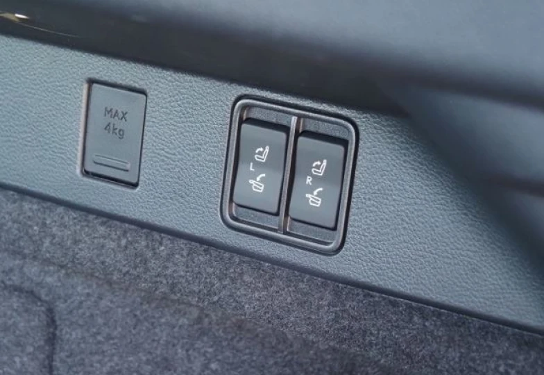 Lexus NX Красный