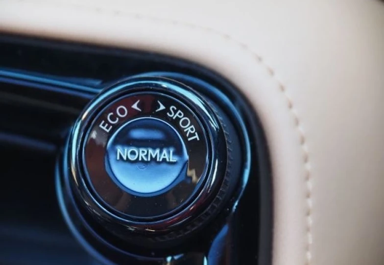 Lexus NX Красный