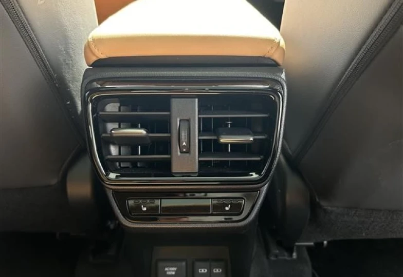 Lexus NX Белый