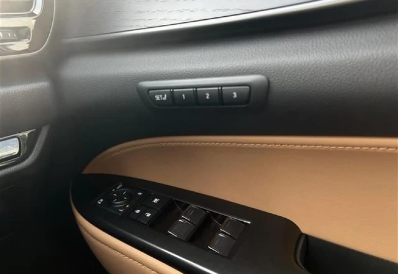 Lexus NX Белый