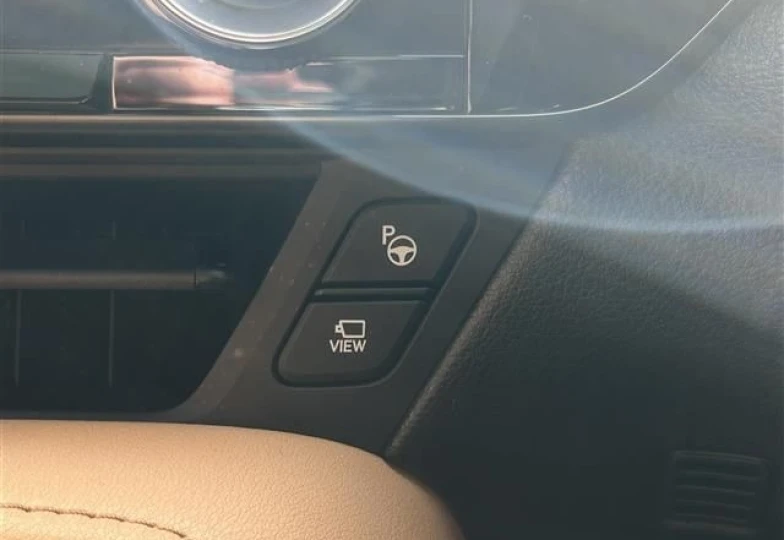 Lexus NX Белый