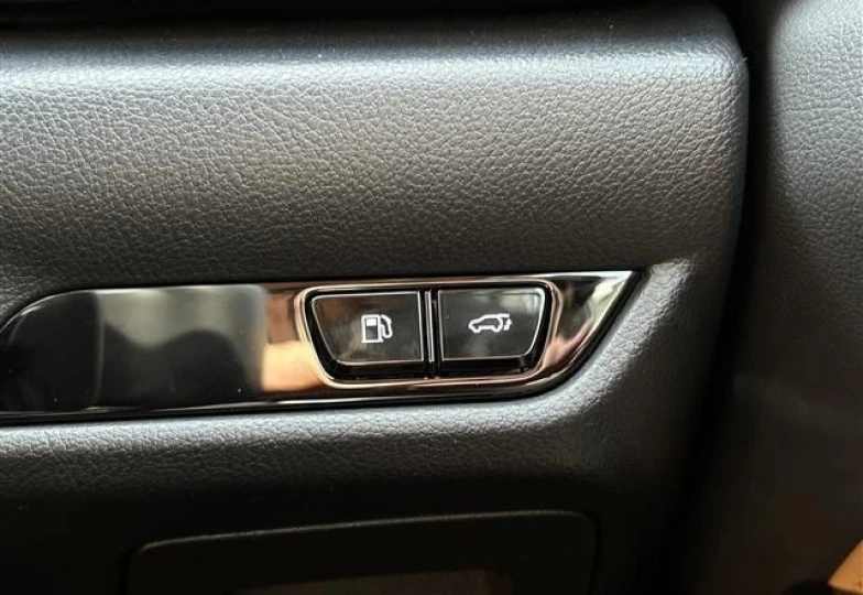 Lexus NX Белый