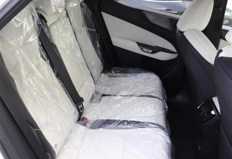 Lexus NX Белый
