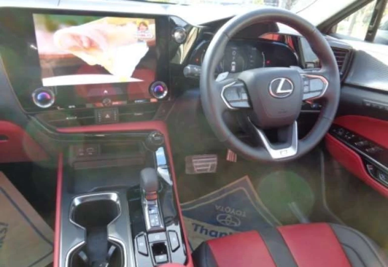 Lexus NX Белый