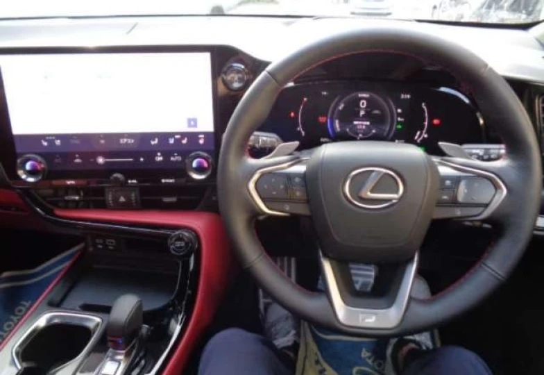 Lexus NX Белый