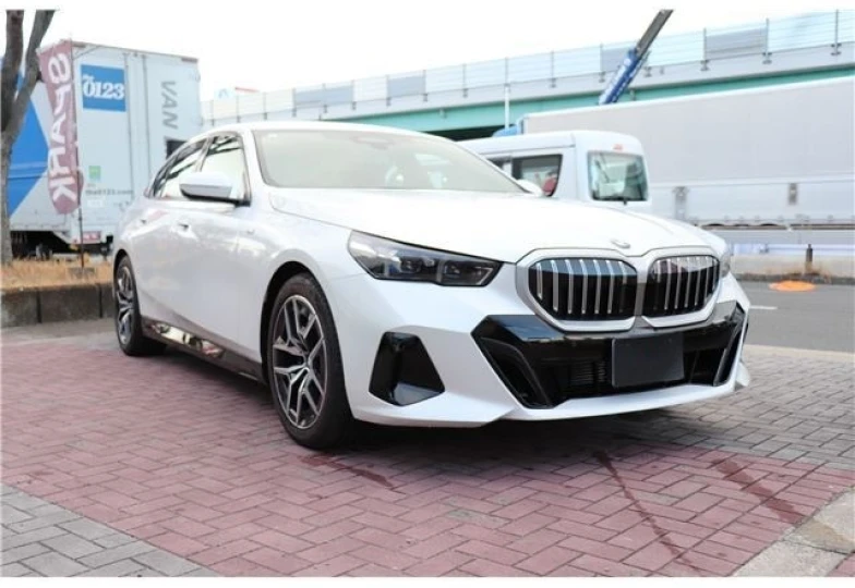 BMW 5 series Белый