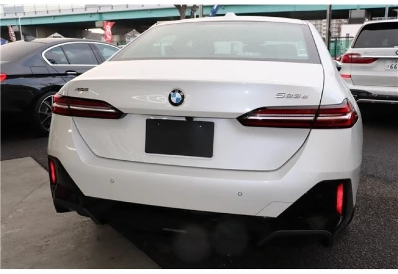 BMW 5 series Белый