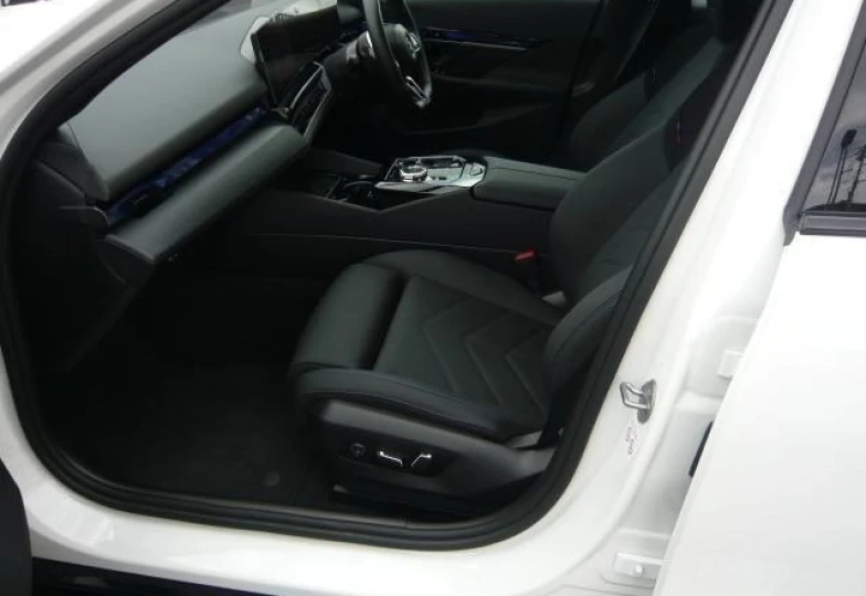 BMW 5 series Белый