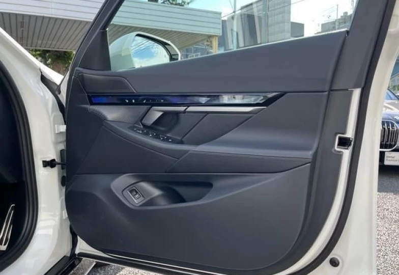 BMW 5 series Белый