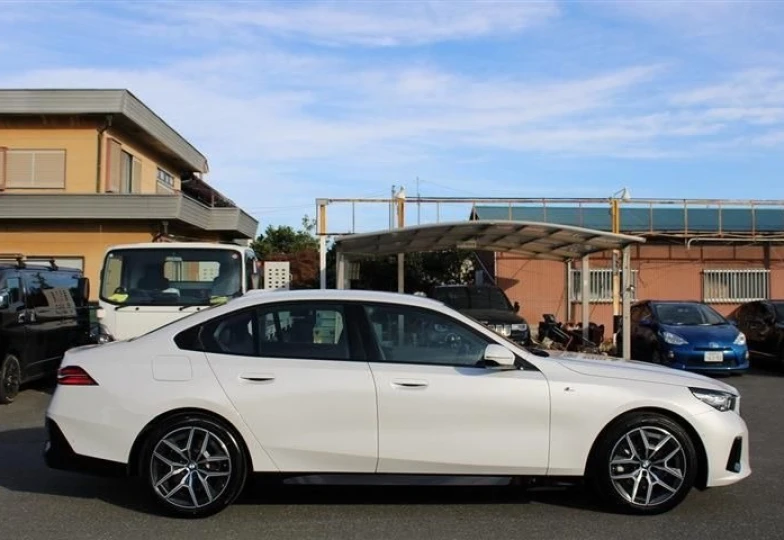 BMW 5 series Белый