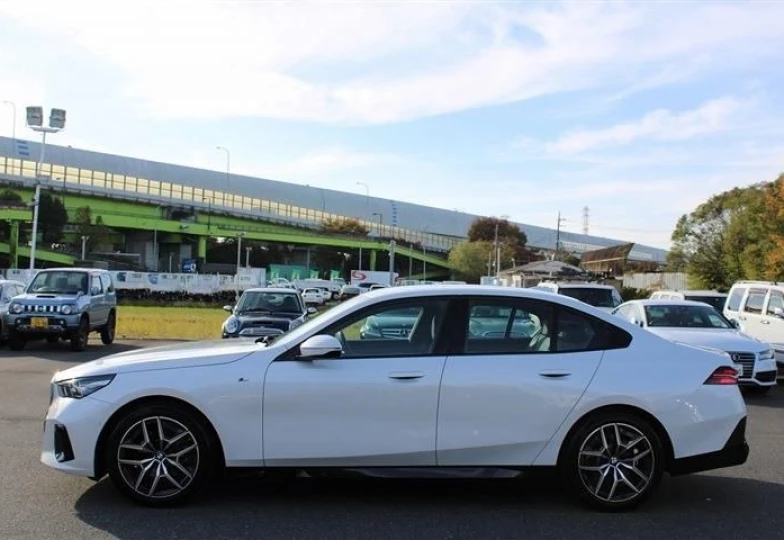 BMW 5 series Белый