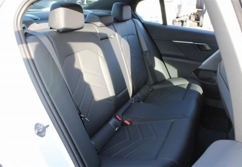 BMW 5 series Белый