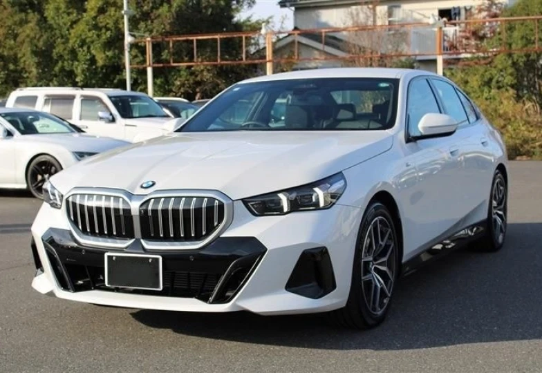 BMW 5 series Белый