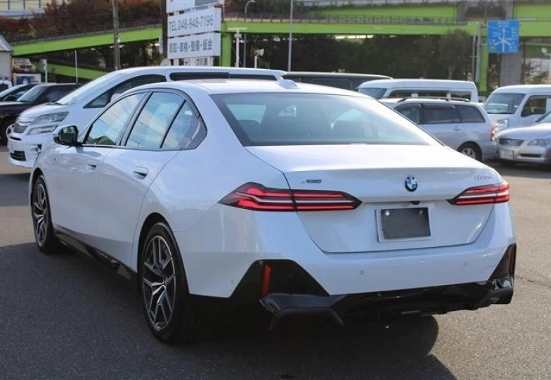 BMW 5 series Белый